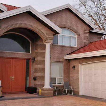 Private Suite With Separated Entrance Richmond Exterior foto